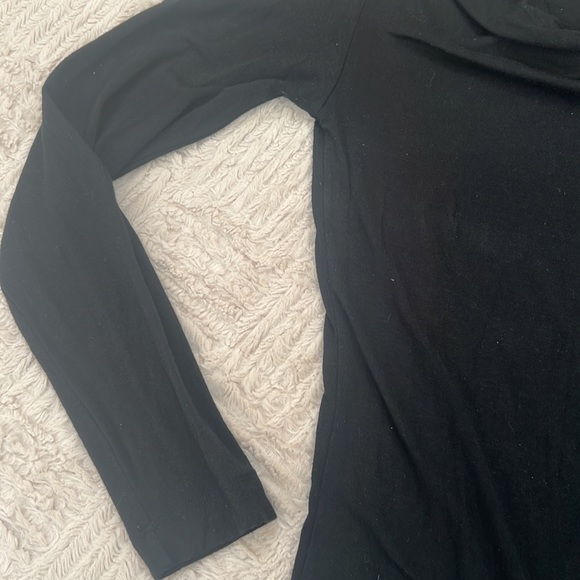 Banana Republic black long sleeve top cowl neck with button detail Size Small - Picture 13 of 16